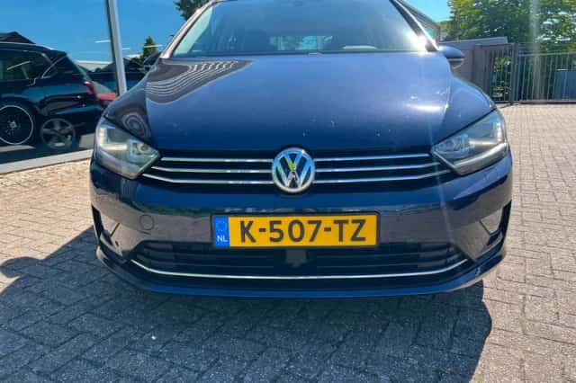 Volkswagen Golf Sportsvan (2016) thumbnail 5