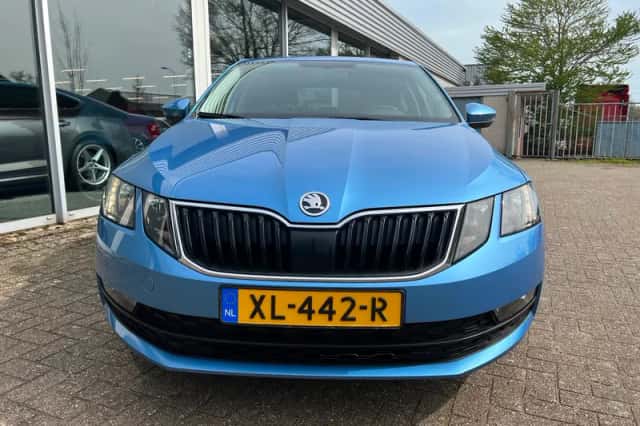 Škoda Octavia (2019) thumbnail 5