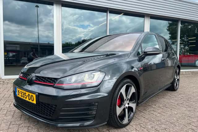 Volkswagen Golf (2014) thumbnail 1
