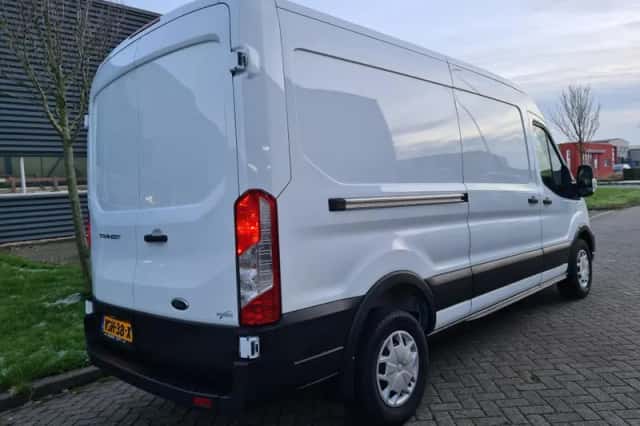 Ford Transit (2022) thumbnail 3
