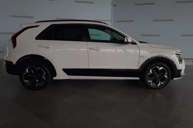 Kia Niro EV (2023) thumbnail 3