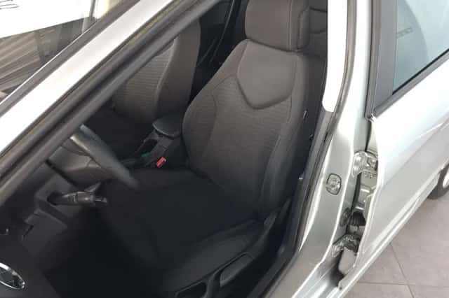 Peugeot 308 (2009) thumbnail 5