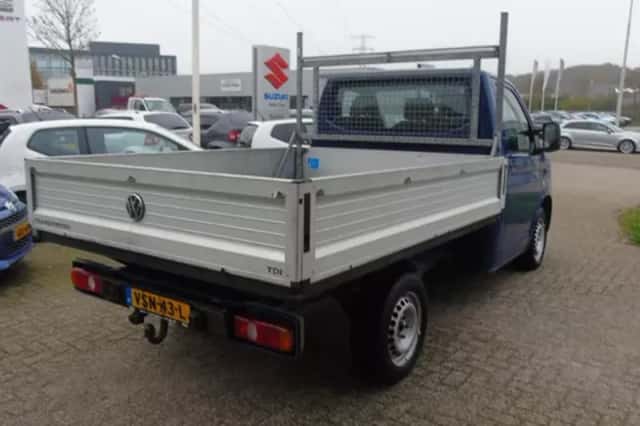 Volkswagen Transporter (2012) thumbnail 5