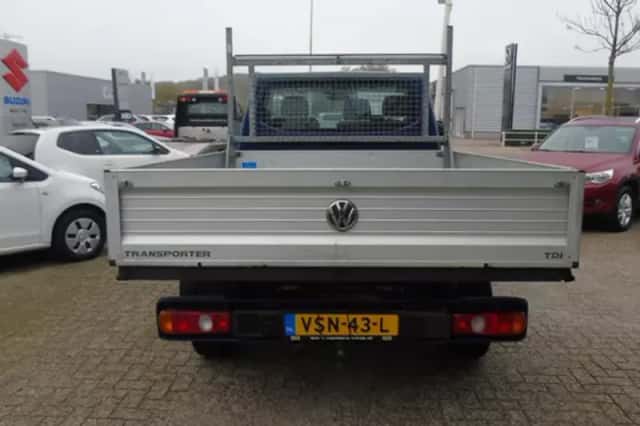 Volkswagen Transporter (2012) thumbnail 6