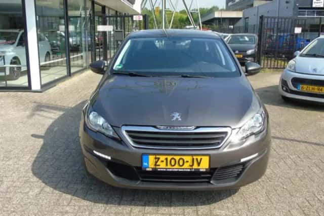 Peugeot 308 (2015) thumbnail 2