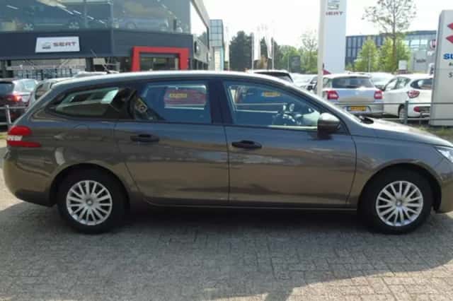 Peugeot 308 (2015) thumbnail 4