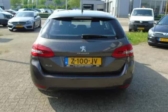 Peugeot 308 (2015) thumbnail 6