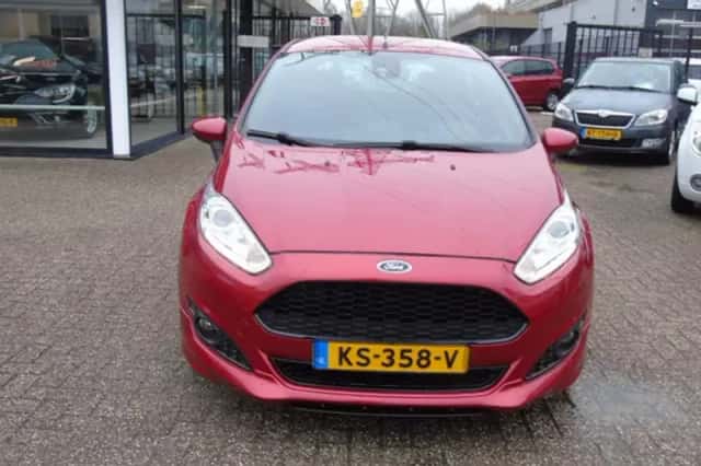 Ford Fiesta (2016) thumbnail 2