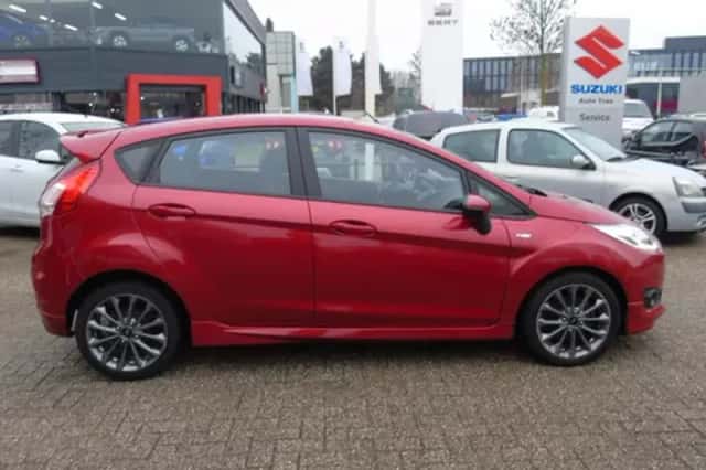 Ford Fiesta (2016) thumbnail 4
