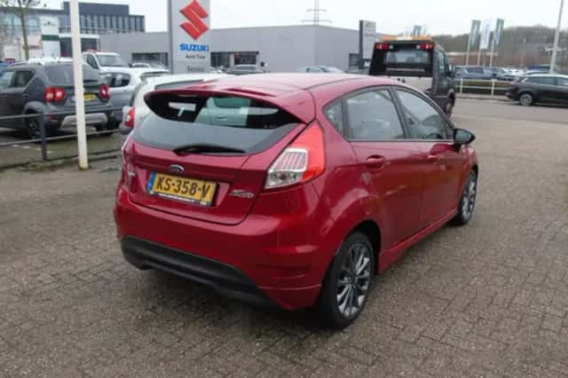 Ford Fiesta (2016) thumbnail 5