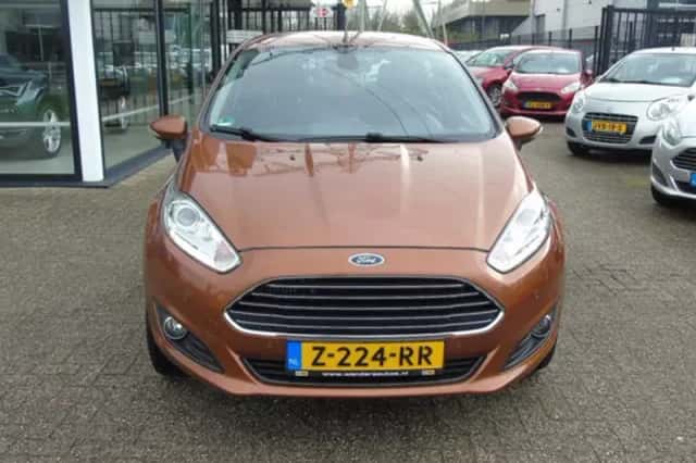 Ford Fiesta (2016) thumbnail 2