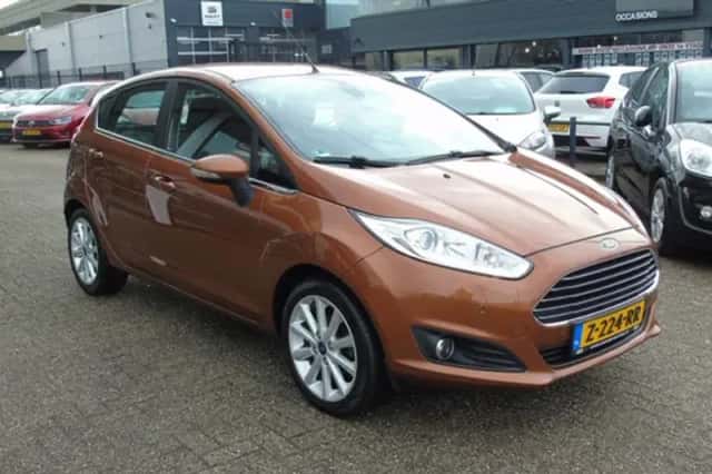 Ford Fiesta (2016) thumbnail 3