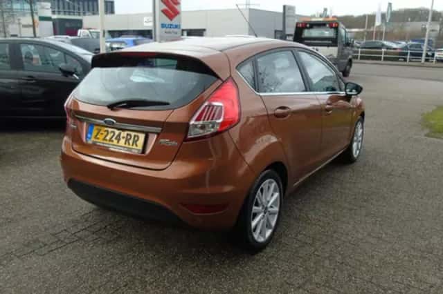 Ford Fiesta (2016) thumbnail 5