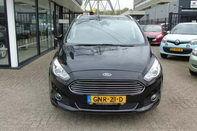 Ford S-Max (2018) thumbnail 2