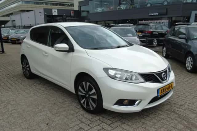 Nissan Pulsar (2017) thumbnail 3