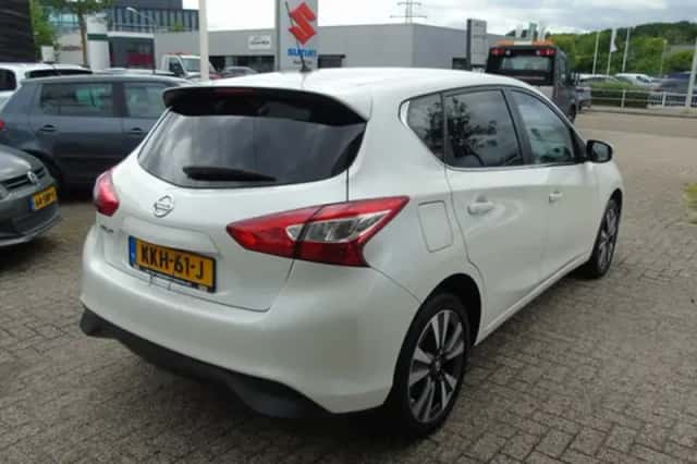 Nissan Pulsar (2017) thumbnail 5