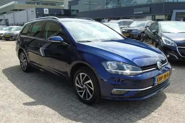 Volkswagen Golf (2019) thumbnail 3