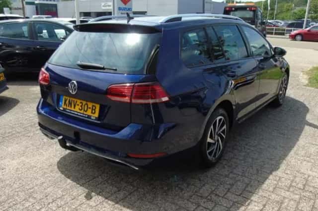 Volkswagen Golf (2019) thumbnail 5