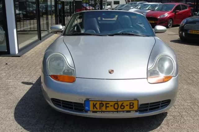 Porsche Boxster (2002) thumbnail 2