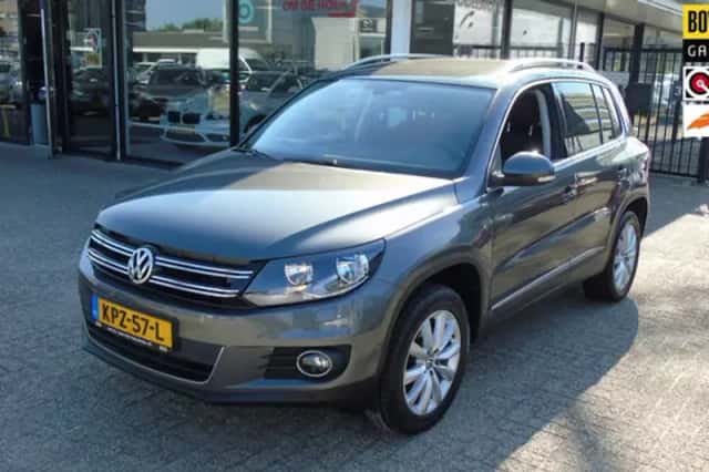 Volkswagen Tiguan (2015) thumbnail 1