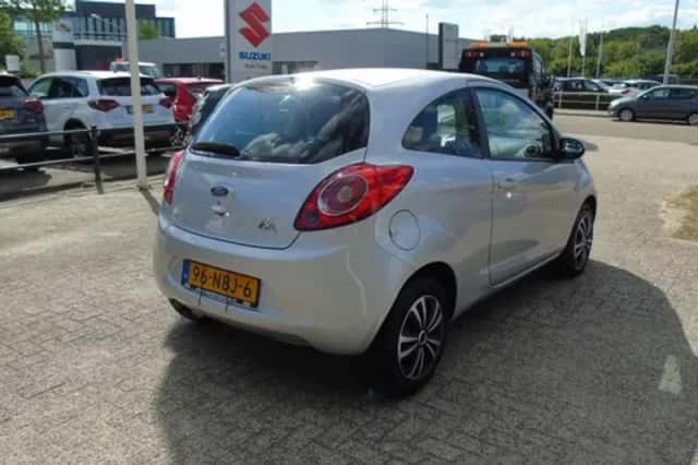Ford Ka (2010) thumbnail 5