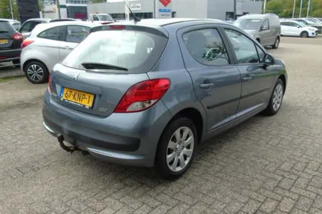 Peugeot 207 (2010) thumbnail 5
