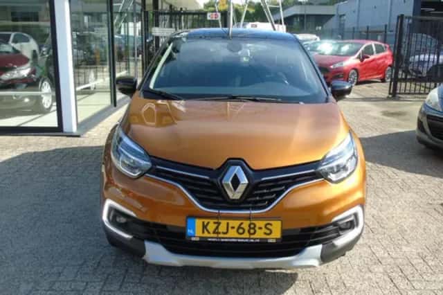 Renault Captur (2017) thumbnail 2