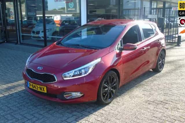 Kia Ceed (2012) thumbnail 1