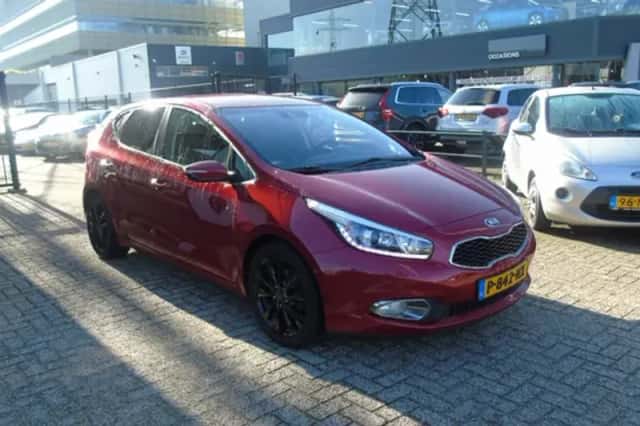Kia Ceed (2012) thumbnail 3