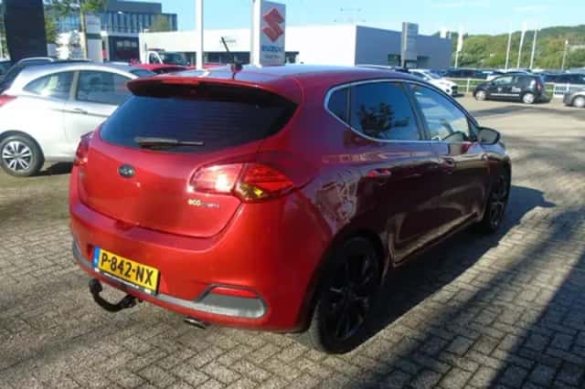 Kia Ceed (2012) thumbnail 5