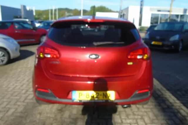 Kia Ceed (2012) thumbnail 6