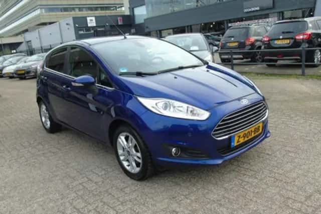 Ford Fiesta (2016) thumbnail 3