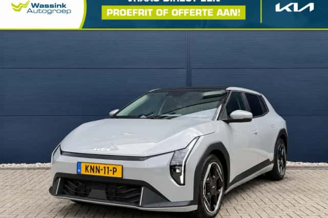 Kia EV4 (2026) thumbnail 1