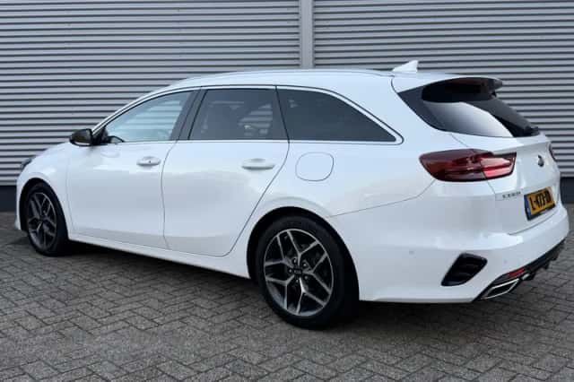 Kia Ceed (2021) thumbnail 3
