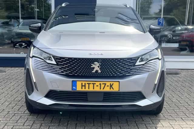 Peugeot 3008 (2023) thumbnail 3