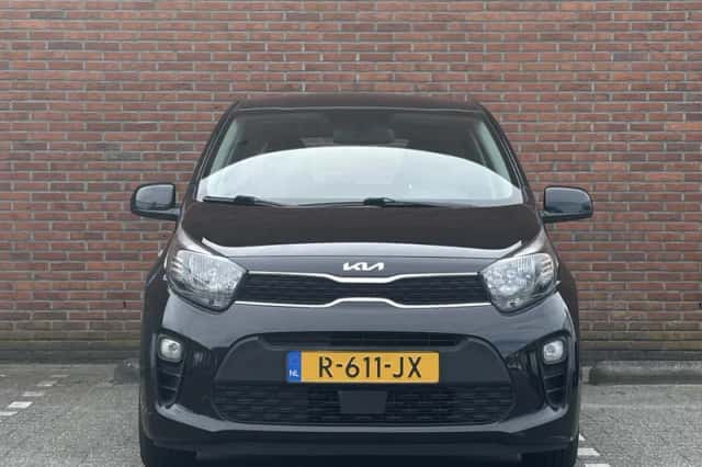 Kia Picanto (2022) thumbnail 2
