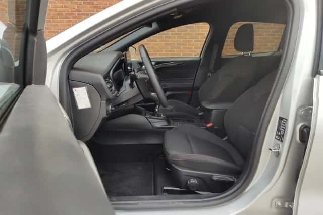 Ford Focus (2024) thumbnail 6