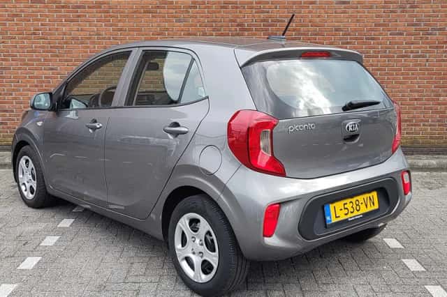 Kia Picanto (2021) thumbnail 3