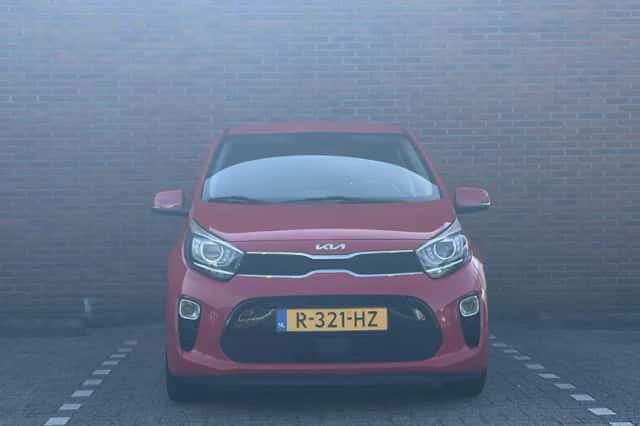Kia Picanto (2022) thumbnail 2
