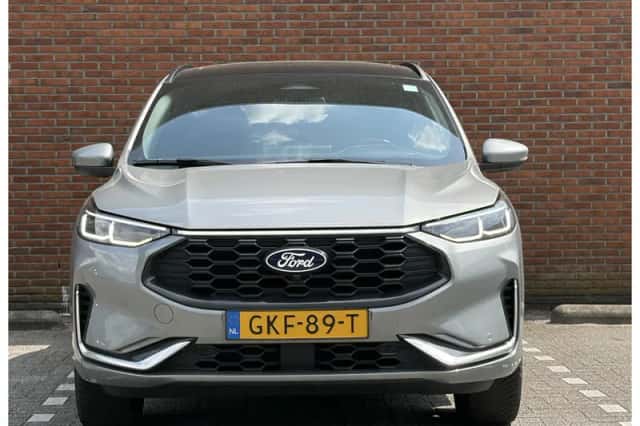 Ford Kuga (2024) thumbnail 2