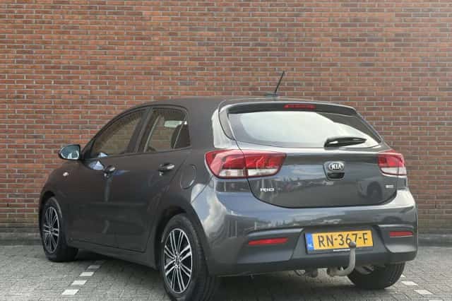 Kia Rio (2018) thumbnail 6