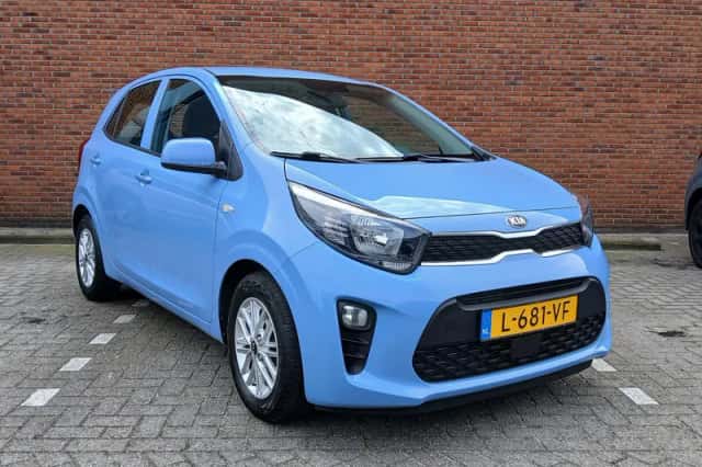 Kia Picanto (2021) thumbnail 3