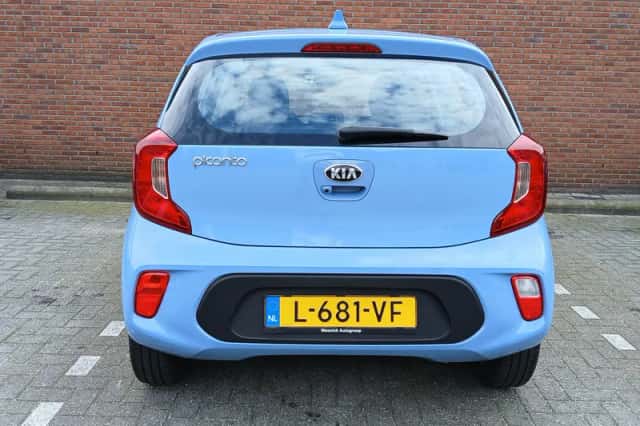 Kia Picanto (2021) thumbnail 6