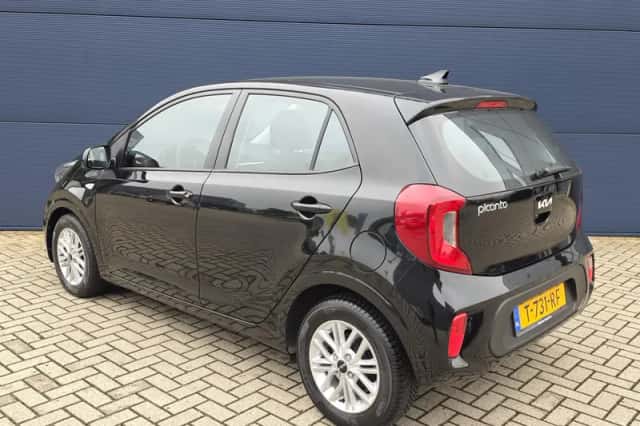Kia Picanto (2023) thumbnail 3