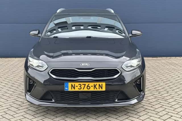 Kia Ceed Sportswagon (2021) thumbnail 2