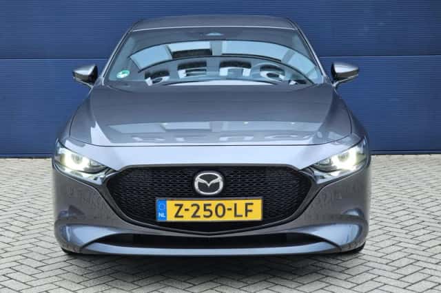 Mazda 3 (2024) thumbnail 2