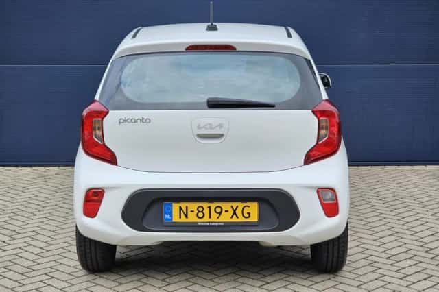 Kia Picanto (2022) thumbnail 6