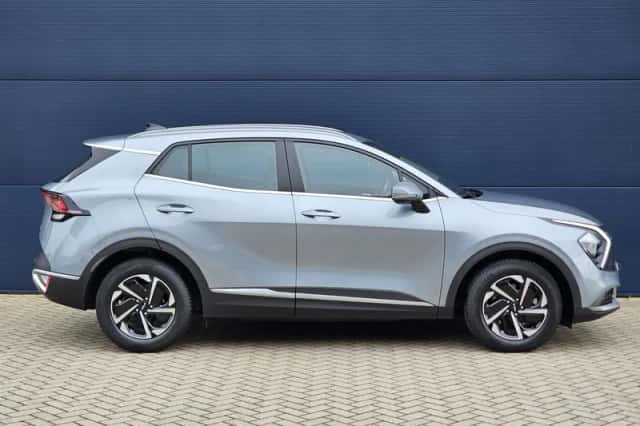 Kia Sportage (2023) thumbnail 4