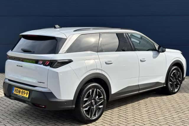 Peugeot 5008 (2025) thumbnail 6
