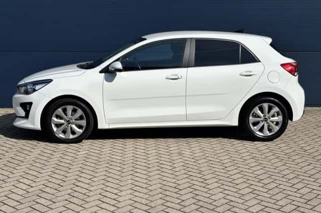 Kia Rio (2021) thumbnail 4